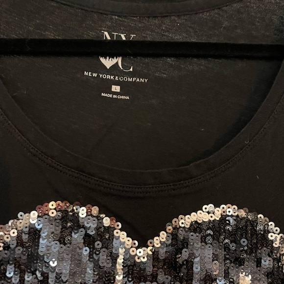 ⭐️New York & Company Black Tee with Sequin Heart - Picture 3 of 3
